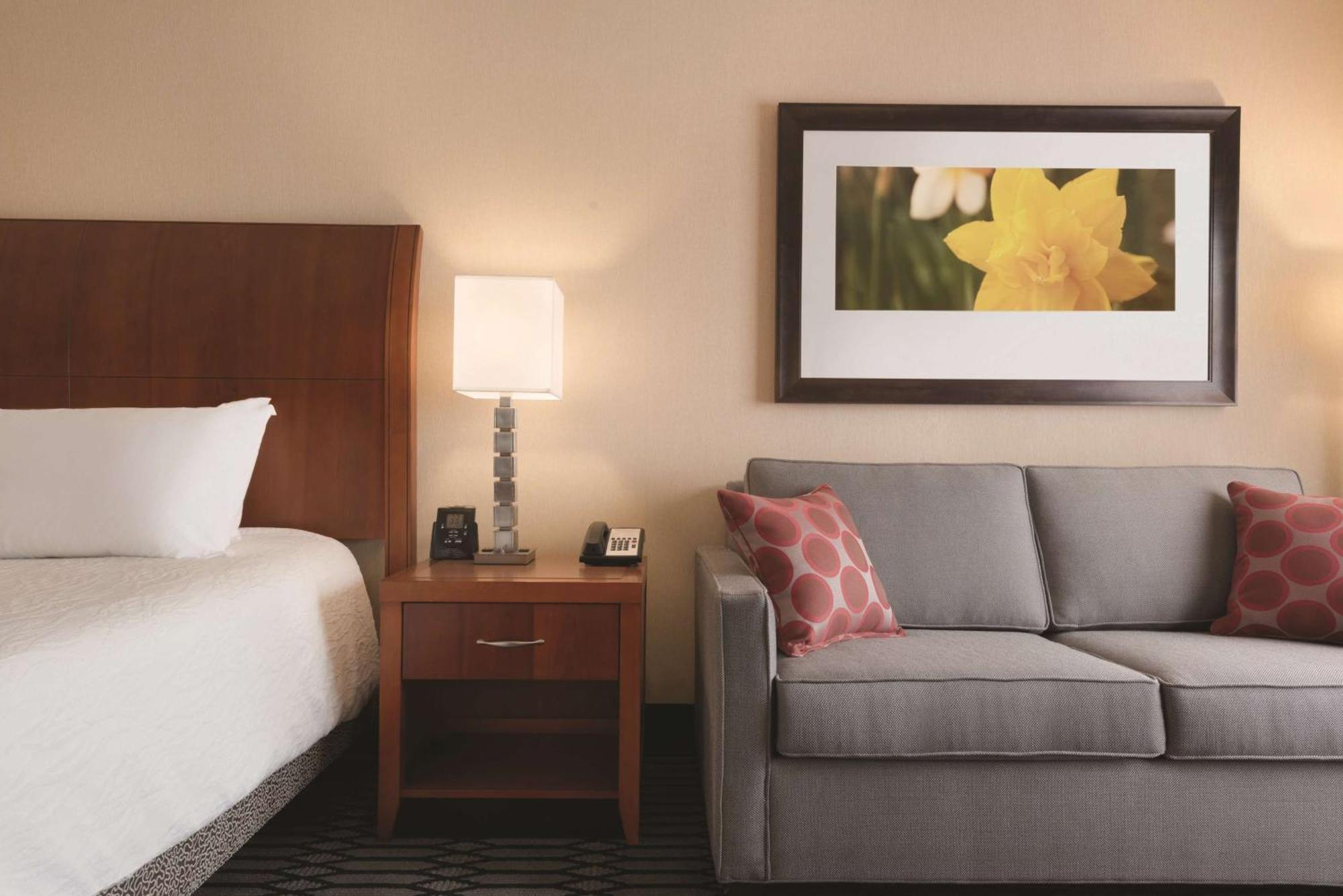 Hilton Garden Inn Akron-Canton Airport Норт-Кантон Экстерьер фото