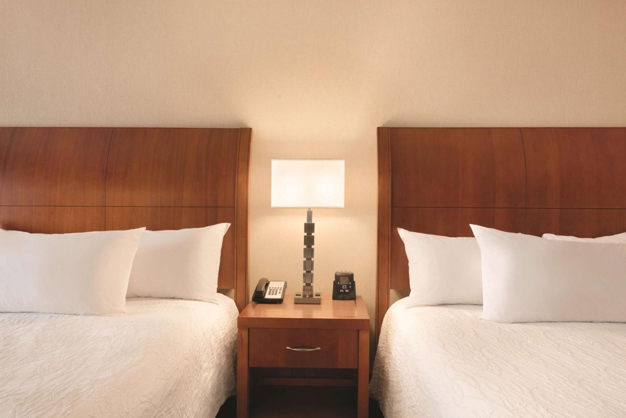 Hilton Garden Inn Akron-Canton Airport Норт-Кантон Экстерьер фото