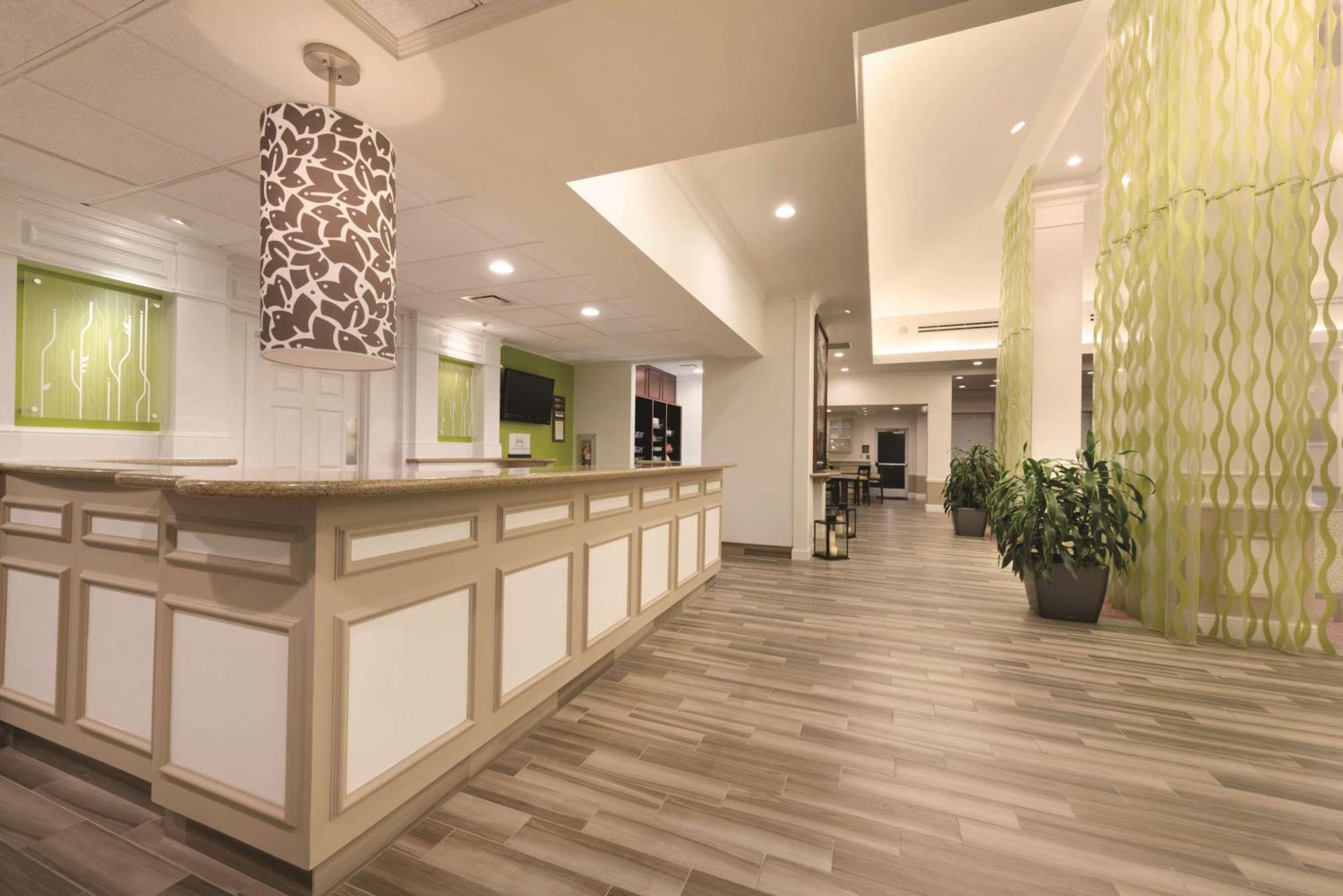 Hilton Garden Inn Akron-Canton Airport Норт-Кантон Экстерьер фото