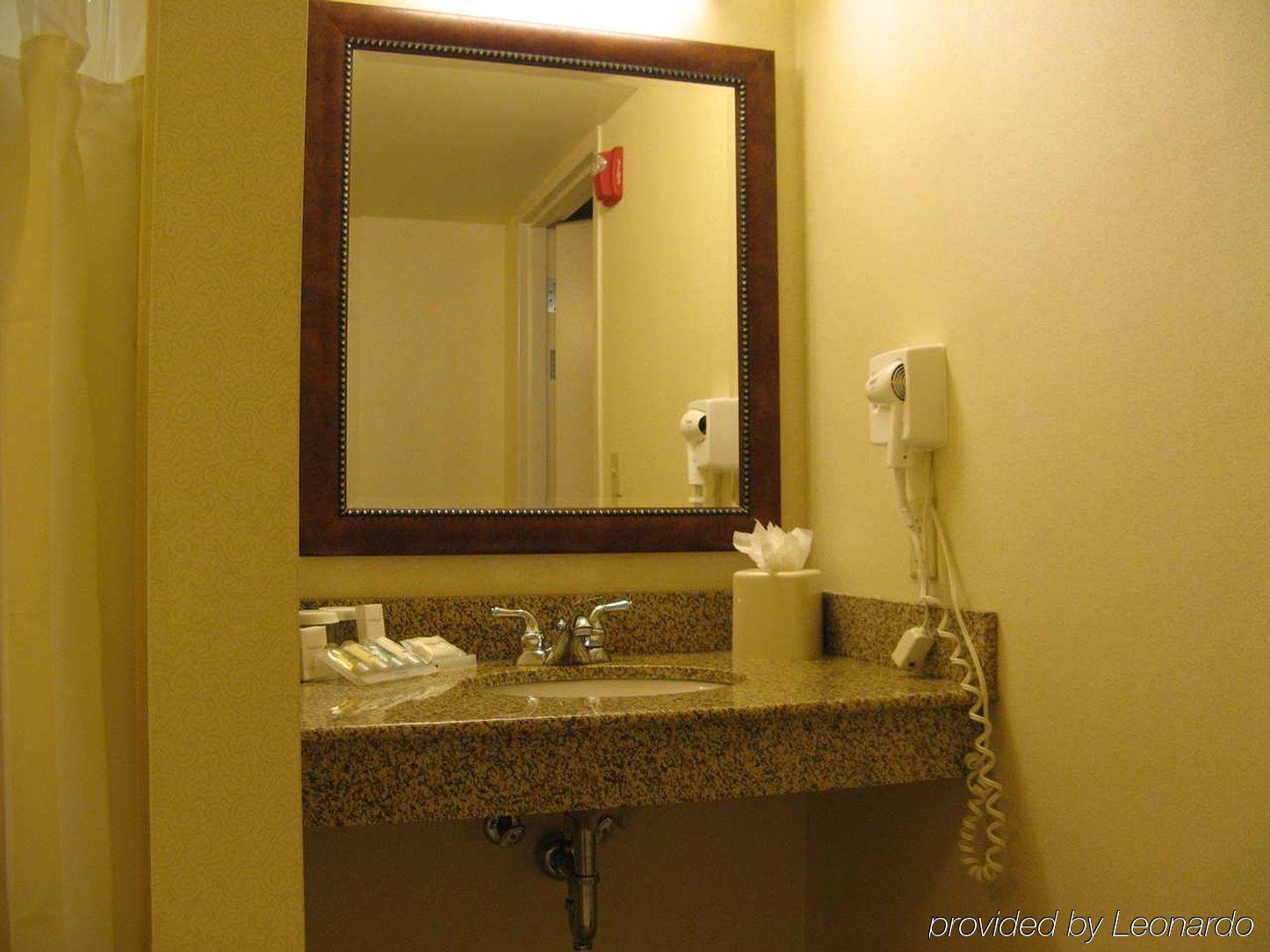 Hilton Garden Inn Akron-Canton Airport Норт-Кантон Номер фото